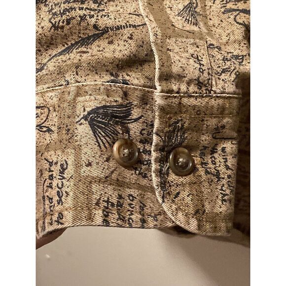 VTG Orvis Men's Shirt XL AOP Fishing Lures Graphic Button Up Shirt Hong Kong Tan - Picture 5 of 9